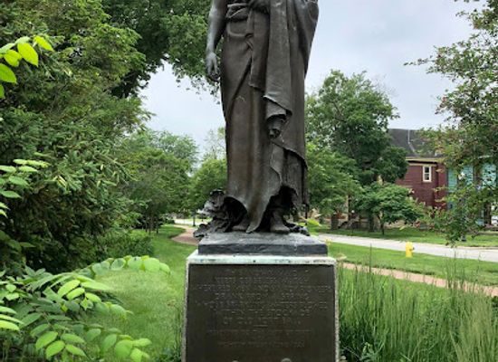 ohio/lake-erie-islands/landmark/indian-maiden-statue