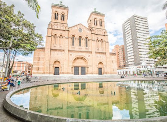 colombia/medellin/la-candelaria/landmark/catedral-metropolitana-de-medellin