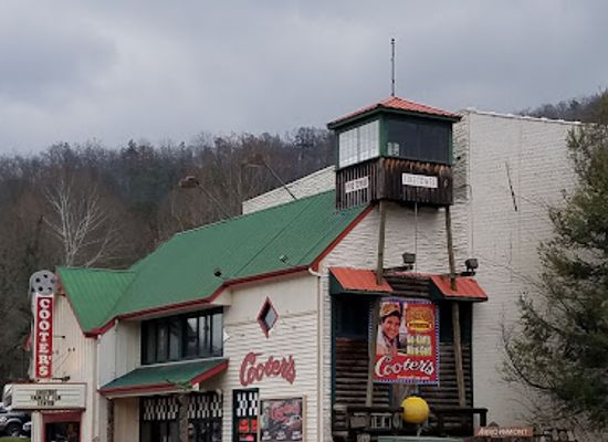 tennessee/pigeon-forge/landmark/cooter-s-place-pigeon-forge