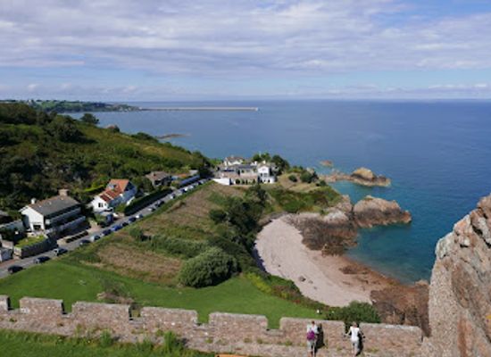 jersey/la-rocque-harbour/landmark/howard-davis-park