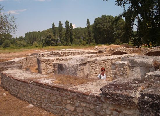 greece/katerini/landmark/macedonian-tomb-i-of-dion