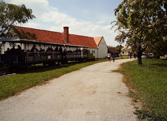 slovakia/horna-nitra/landmark/slovak-agricultural-museum