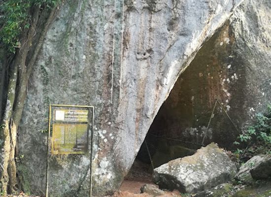 sri-lanka/sabaragamuwa-province/landmark/dorawaka-athubendi-lena-cave
