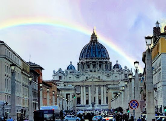 vatican-city/st-peter-s-square/landmark/passetto-di-borgo