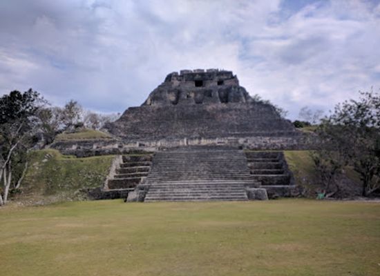 guatemala/caribbean-coast/landmark/xunantunich-mayan-ruins