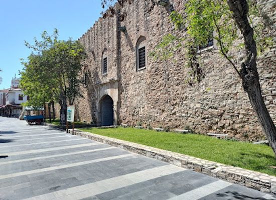 turkiye/kusadasi/landmark/okuz-mehmed-pasha-caravanserai