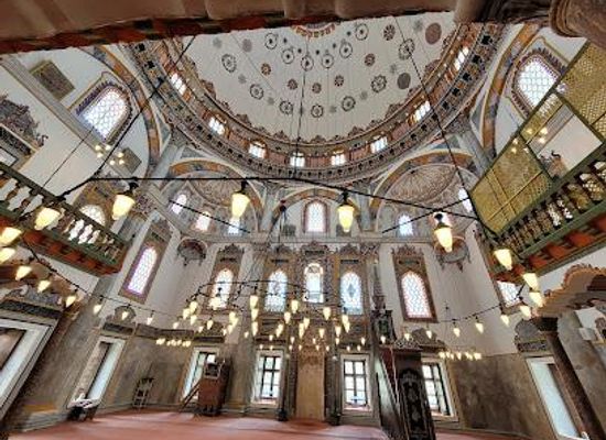 bulgaria/shumen/landmark/tombul-mosque