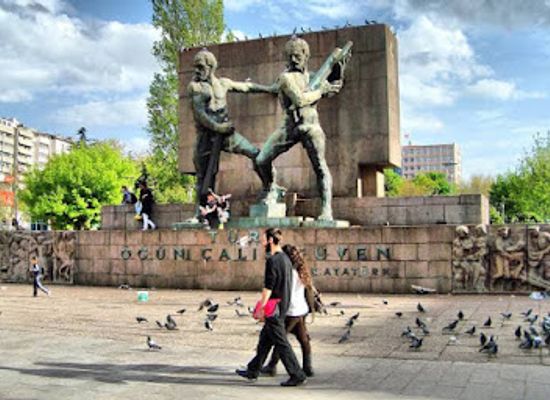 turkiye/ankara/kizilay/landmark/guvenpark