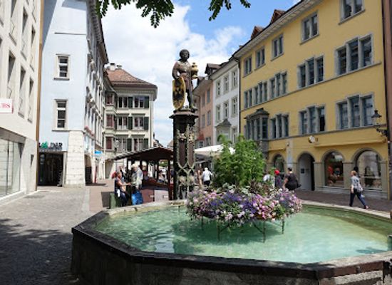 switzerland/schaffhausen/landmark/mohrenbrunnen