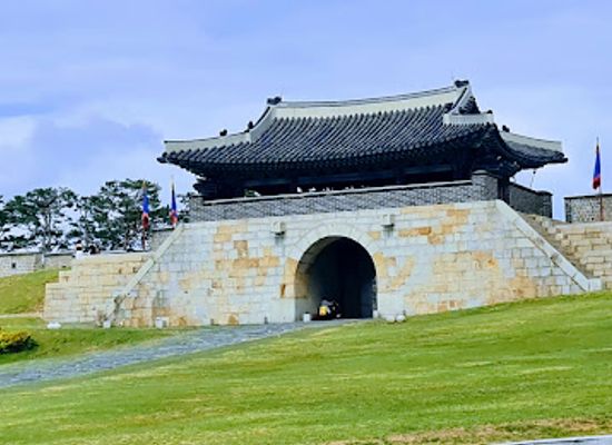 south-korea/suwon/landmark/yeonmudae