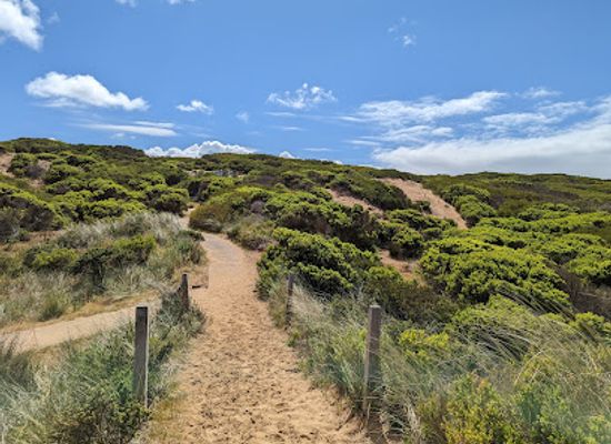 australia/mallee/landmark/granny-s-grave-beach