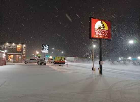 north-dakota/missouri-plateau/landmark/dakota-farms-restaurant-williston