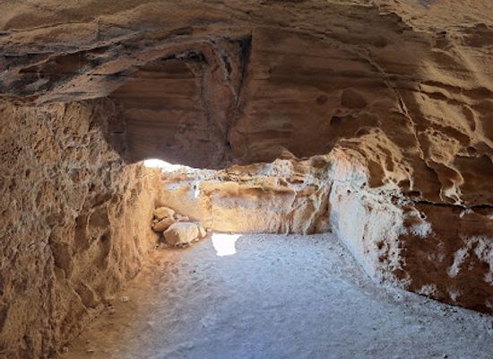 cyprus/kato-paphos/landmark/small-tomb