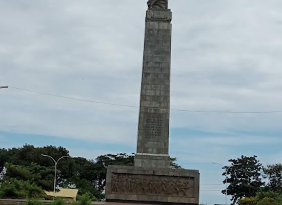guinea/lower-guinea/landmark/monument-du-22-novembre