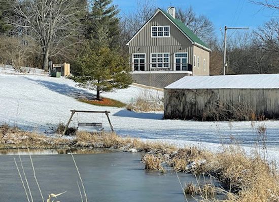 illinois/driftless-area/landmark/hawk-valley-retreat-cottages