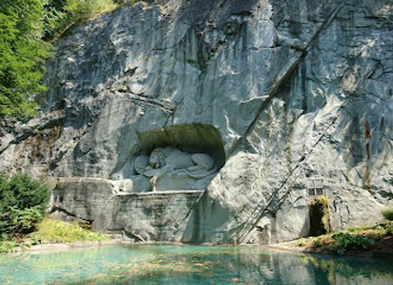 switzerland/lucerne/lake-lucerne/landmark/lion-monument