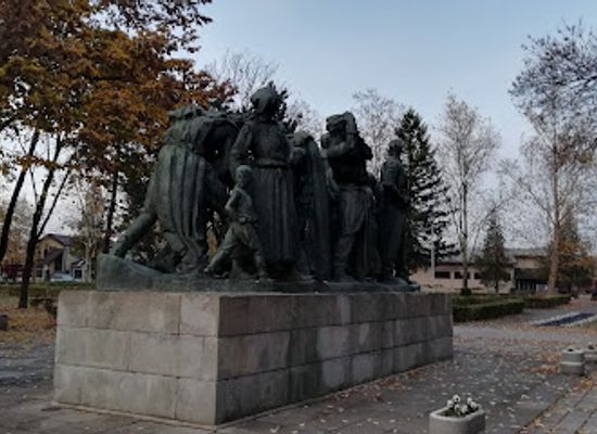 serbia/kraljevo/landmark/spomenik-otpora-i-pobede