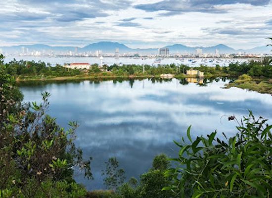 vietnam/da-nang/son-tra-district/landmark/green-lake-danang