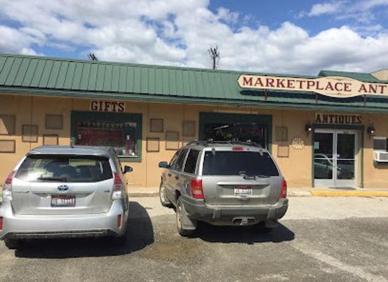 idaho/sandpoint/landmark/marketplace-antiques-gifts