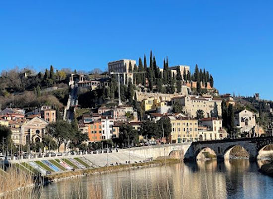 italy/verona/veronetta/landmark/sentiero-panoramico-antiche-mura-di-verona