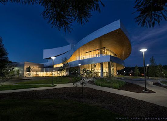 iowa/iowa-city/landmark/hancher-auditorium