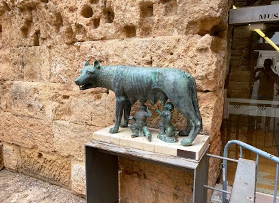 spain/catalonia/landmark/lloba-capitolina