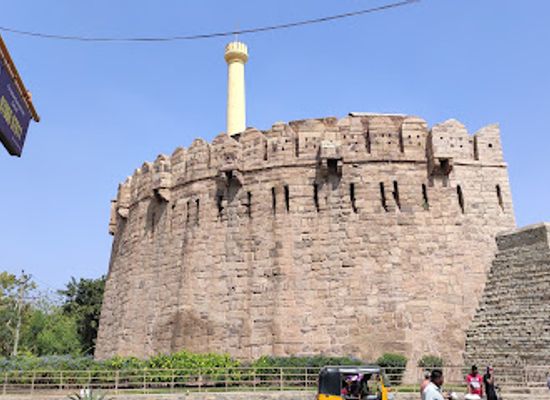 india/andhra-pradesh/landmark/konda-reddy-fort