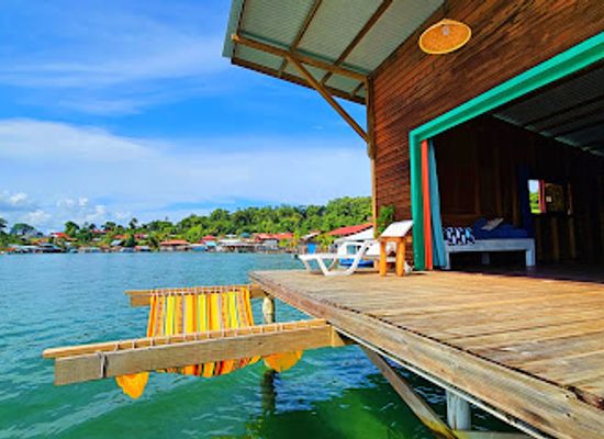 panama/bocas-del-toro/landmark/the-sea-monkey-overwater-bungalows-bocas-del-toro