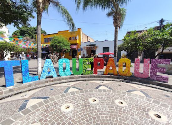 mexico/guadalajara/tlaquepaque-centro/landmark/giant-tlaquepaque-letters