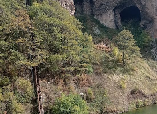 armenia/jermuk-waterfall/landmark/many-stairs-to-jermuk-waterfall