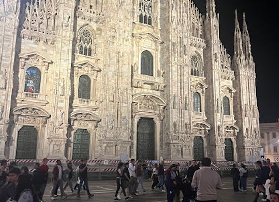 italy/milan/landmark/piazza-quattro-novembre