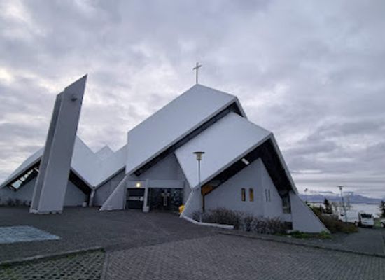 iceland/reykjavik/seltjarnarnes/landmark/church-of-seltjarnarnes