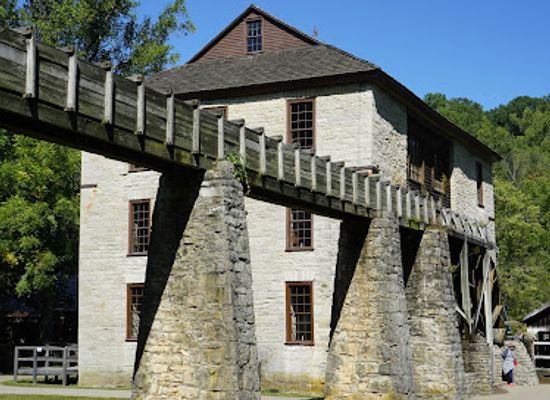 indiana/the-uplands/landmark/pioneer-village