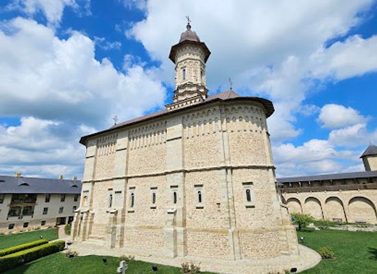 romania/bucovina/landmark/dragomirna-monastery