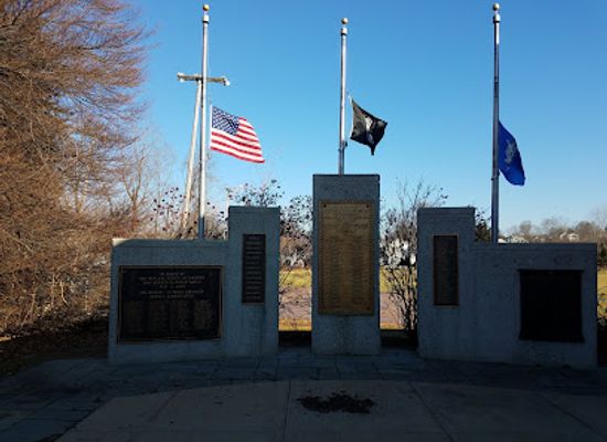 connecticut/danbury/landmark/veterans-walkway-of-honor