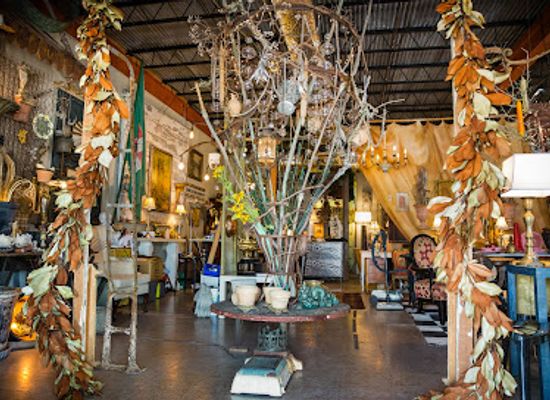 texas/waco/landmark/homewreckers-antiques-and-interiors
