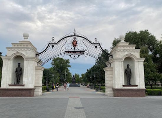 moldova/tighina-county/landmark/suvorov-monument