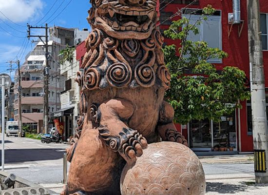 japan/okinawa/landmark/tsuboya-ufu-shisa