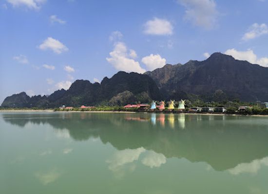 myanmar-burma/kayin-state/landmark/chit-thu-myaing-resort