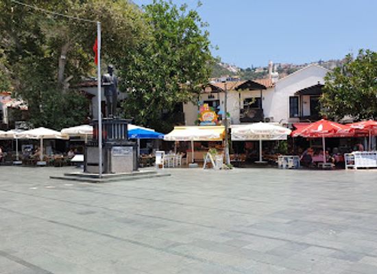 turkiye/kas/landmark/ataturk-heykeli