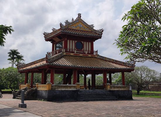vietnam/hue/phu-hoi/landmark/phu-van-lau