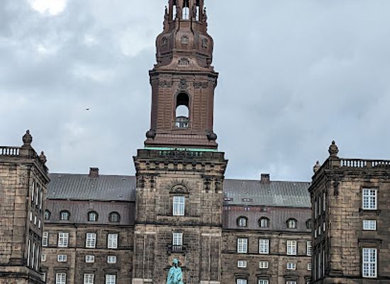 denmark/copenhagen/attraction/christiansborg-palace