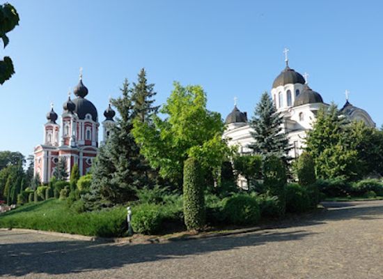 moldova/chisinau-county/landmark/curchi-monastery