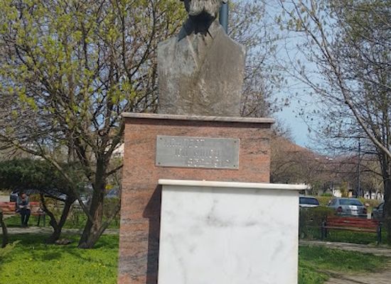 romania/focsani/landmark/statuia-lui-ion-mincu