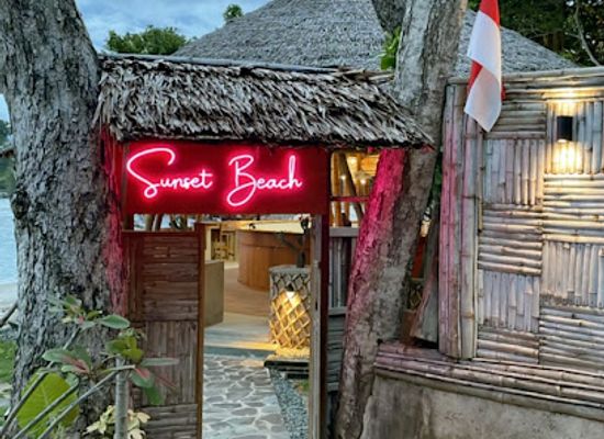 indonesia/pulau-weh/landmark/sunset-beach-bamboo-bar-resort