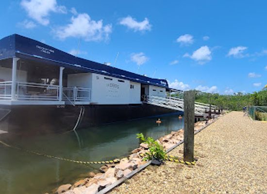 belize/placencia/landmark/hobbs-brew-barge
