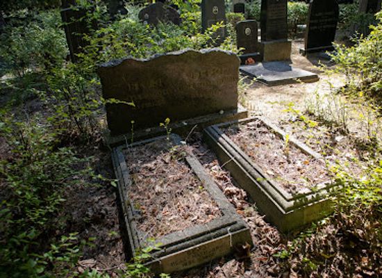 latvia/vidzeme/landmark/grave-of-itzak-bers