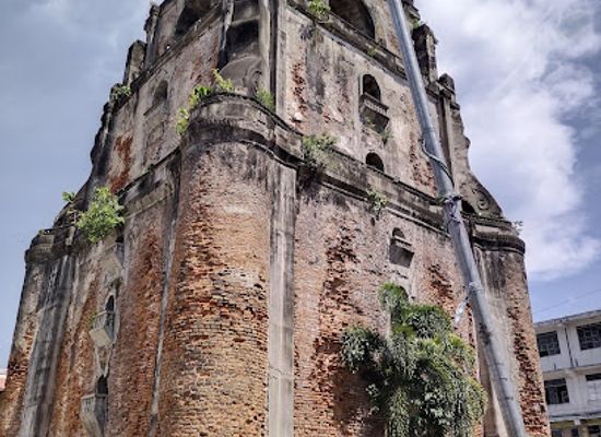 philippines/ilocos-norte/laoag-city/landmark/sinking-bell-tower
