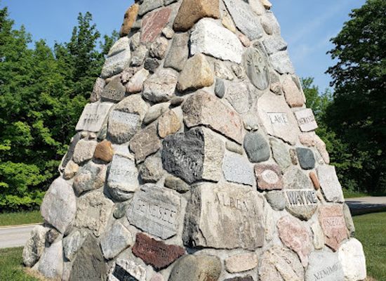 michigan/northern-michigan/landmark/michigan-rock-cairn