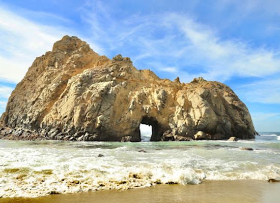 california/big-sur/landmark/keyhole-arch-at-pfeiffer-beach